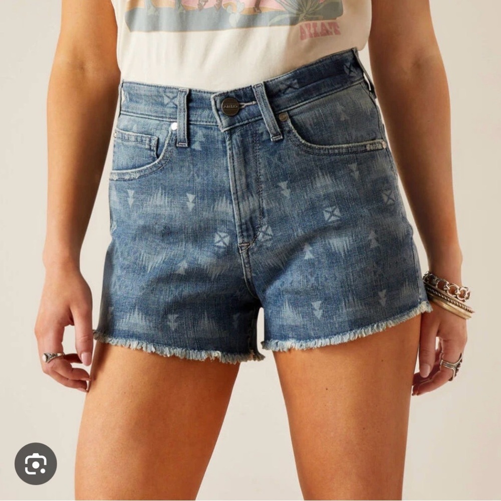 Ariat R.E.A.L. Southwest Laser High Rise Denim Jean Shorts Size 32